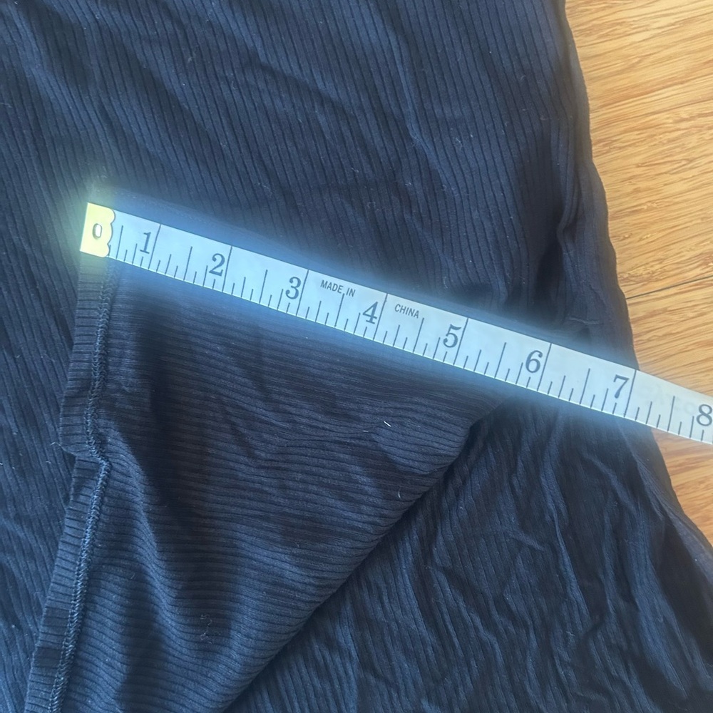 GAP NWT Classic Black Pencil Skirt Waist 35, Length 26 - Picture 4 of 6